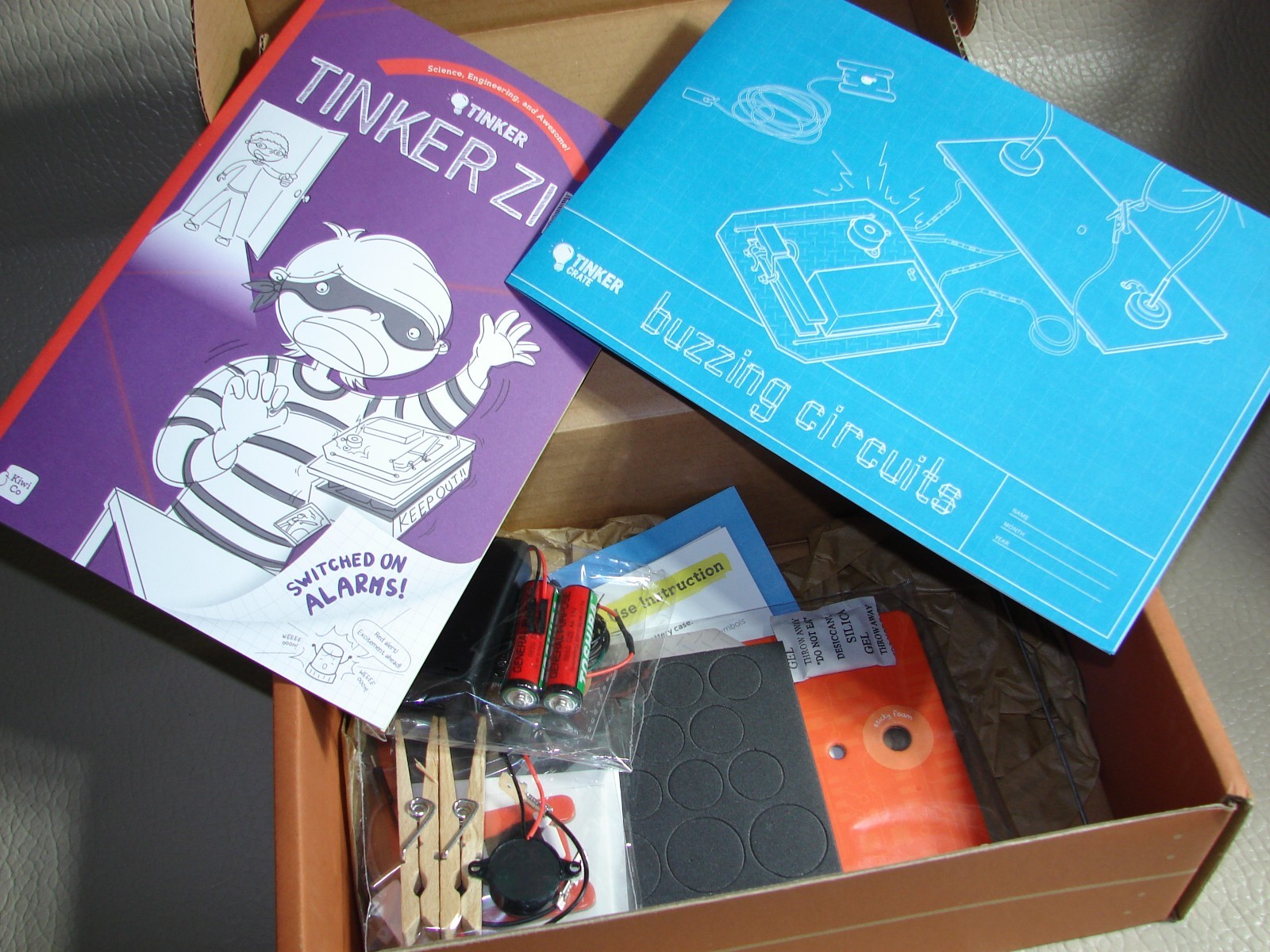 Kiwi Co Tinker Crate Buzzing Circuits Age 9+ #TbuzzF2166 Science Box