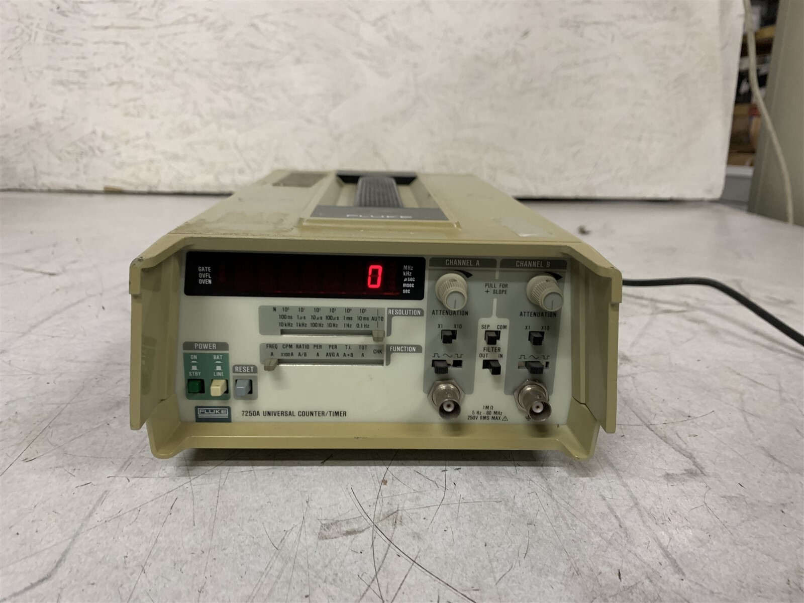 FLUKE 7250A UNIVERSAL COUNTER/TIMER