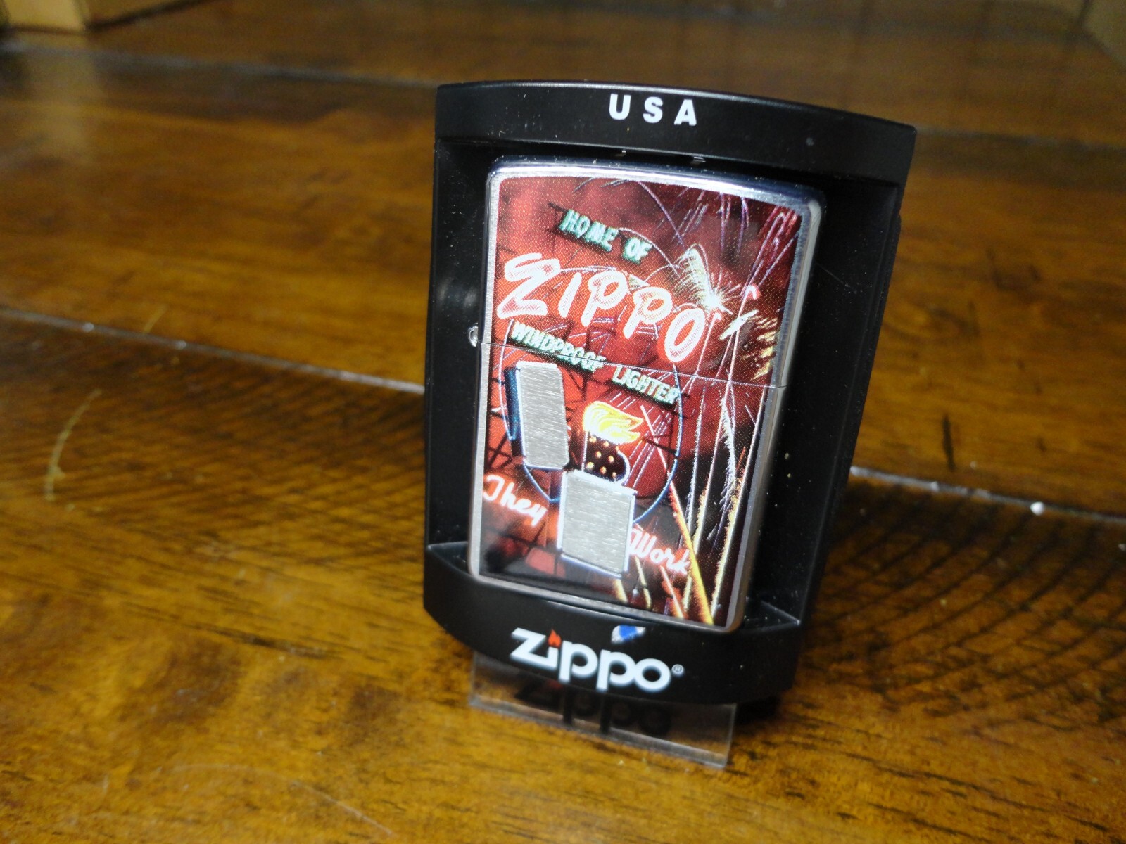 ZIPPO NEON SIGN ZIPPO LIGHTER MINT IN BOX 2006