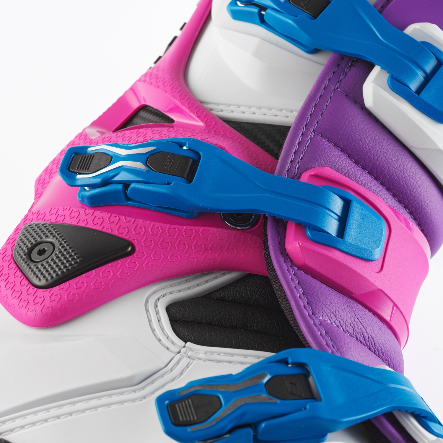GAERNE Sg 22 Boots Le Purple/White/Rhodamine 08 With Dual Fits Air Vents And