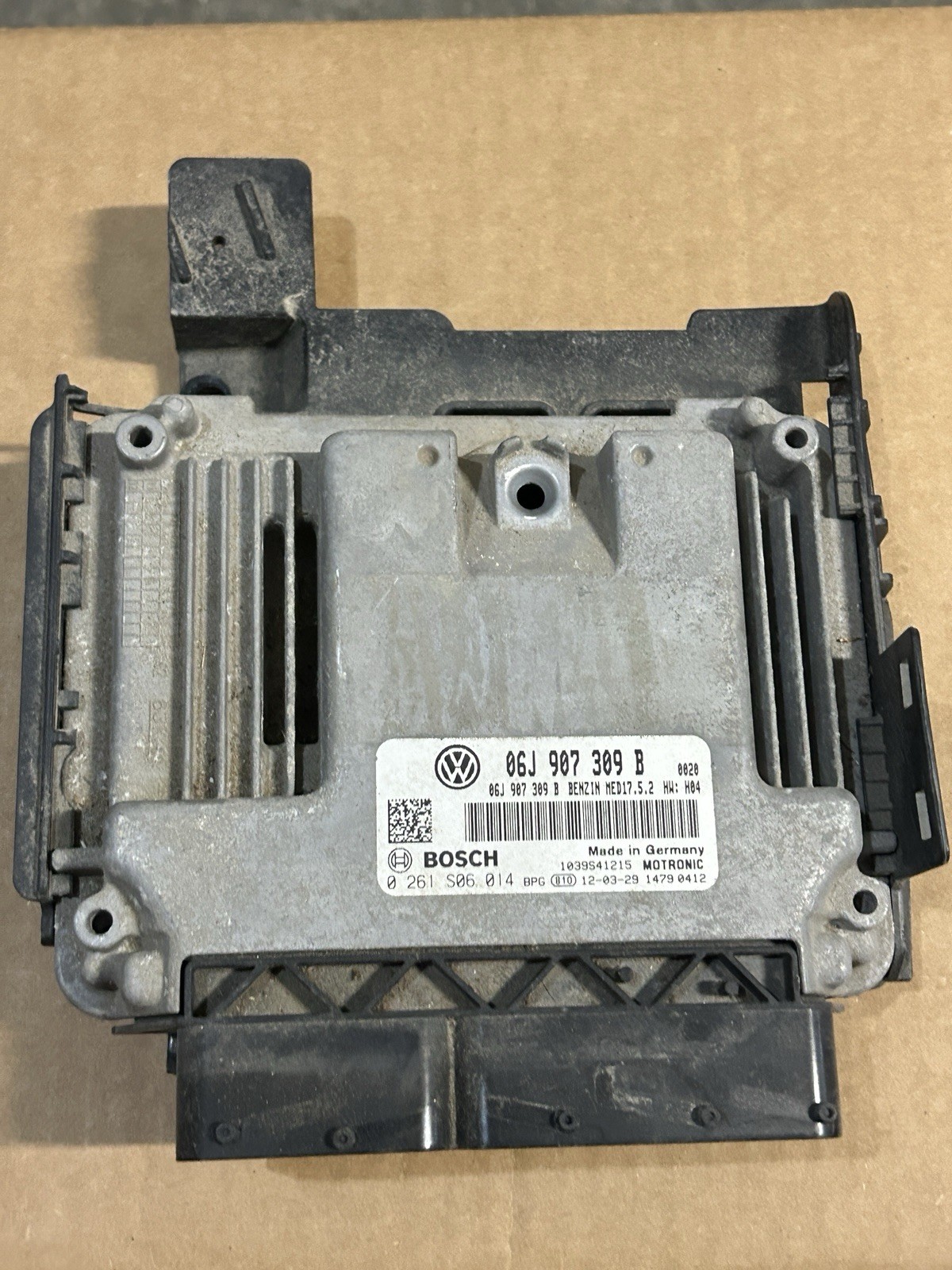 06j907309b Ecu Ecm Computer Removed From 2013 Volkswagen Cc.