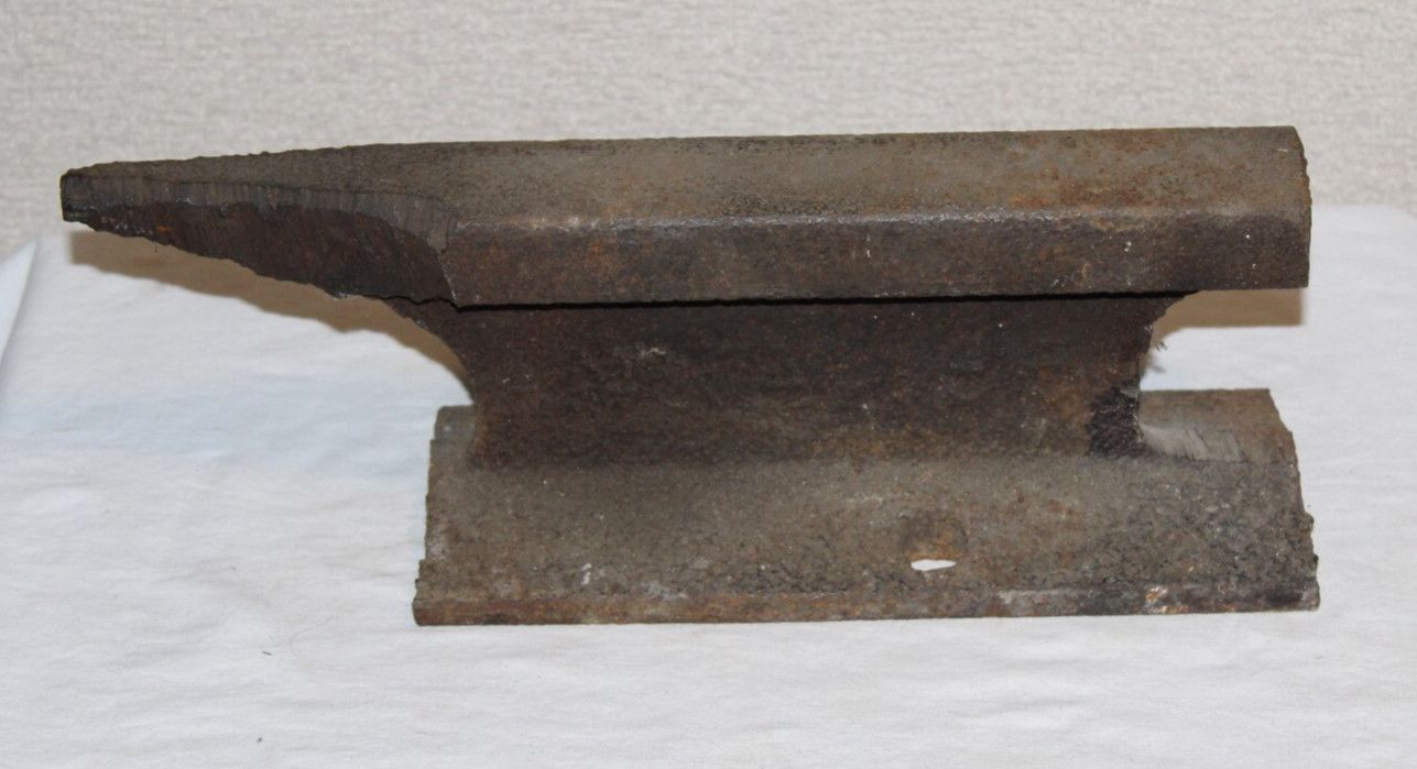 Vintage Railroad Track Blacksmith Anvil Handmade 23 Lbs FREE SHIPPING