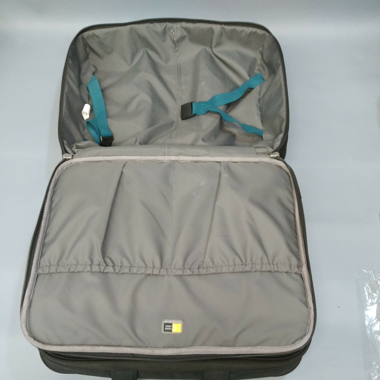 Case Logic Rolling laptop bag suitcase briefcase nice used case
