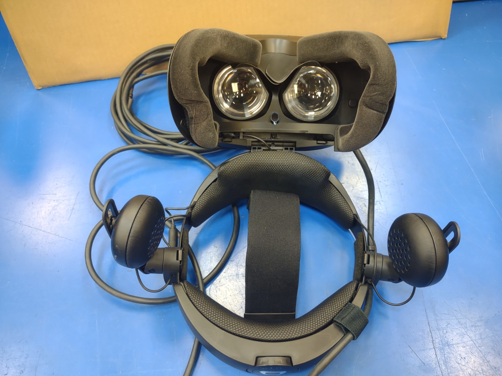 HTC VIVE Cosmos Elite Full VR Headset Kit