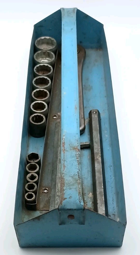 17 Piece G.M. General Mechanic Tools Socket set G.M.Co. with Rachet and Extras