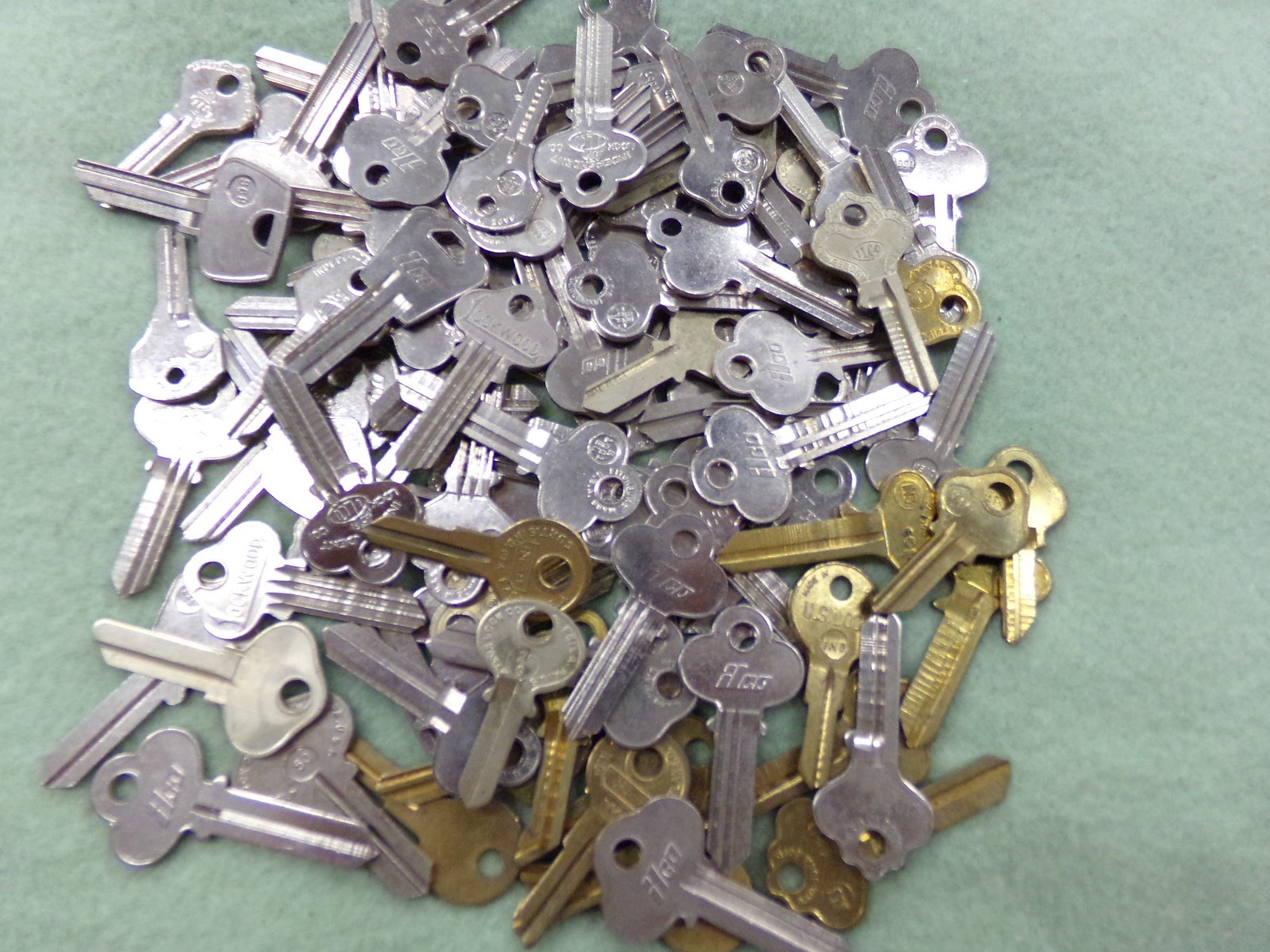 Mixed Lot of 128 ILCO, Sargent, Ford, Taylor Uncut Blank Keys Locksmith