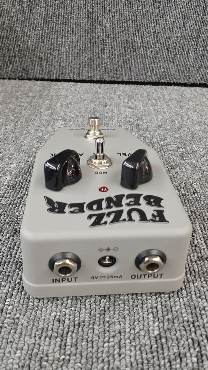 BEHRINGER / FUZZ BENDER(no260731)
