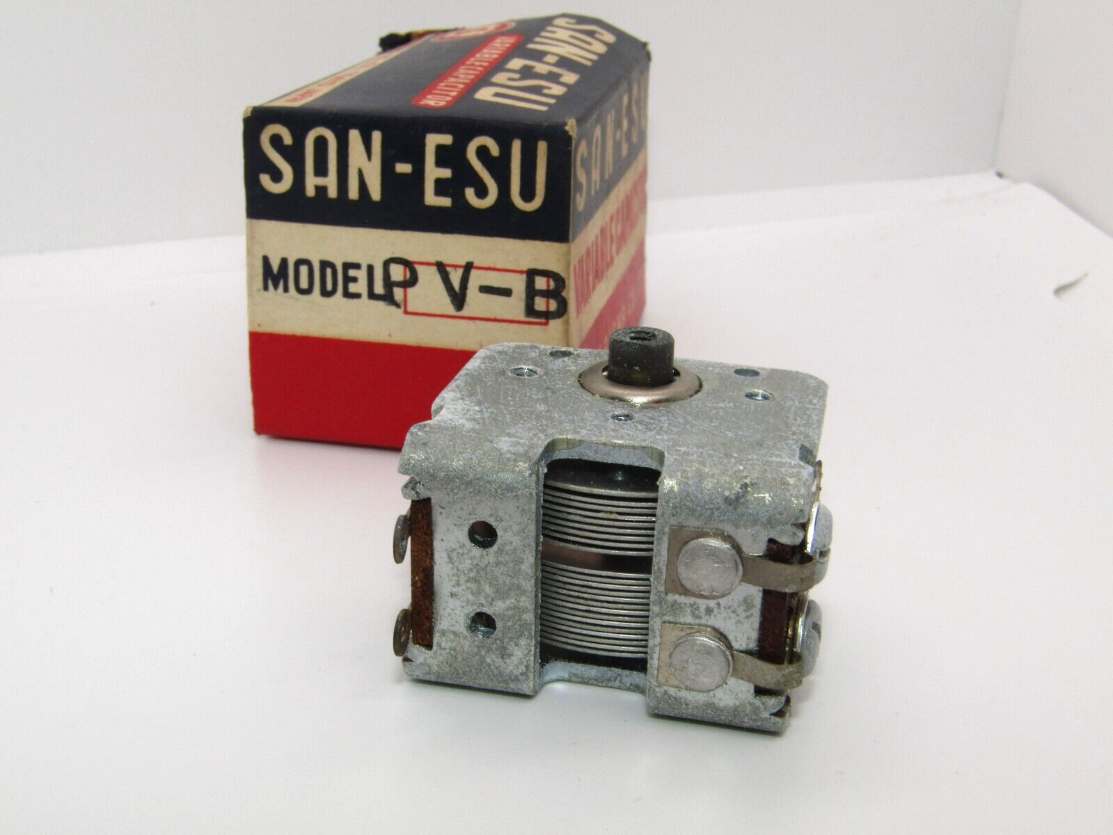 Vintage San-Esu Japan Variable Capacitor PV-B (Ant 7-207pF) (Osc 6-86pF)