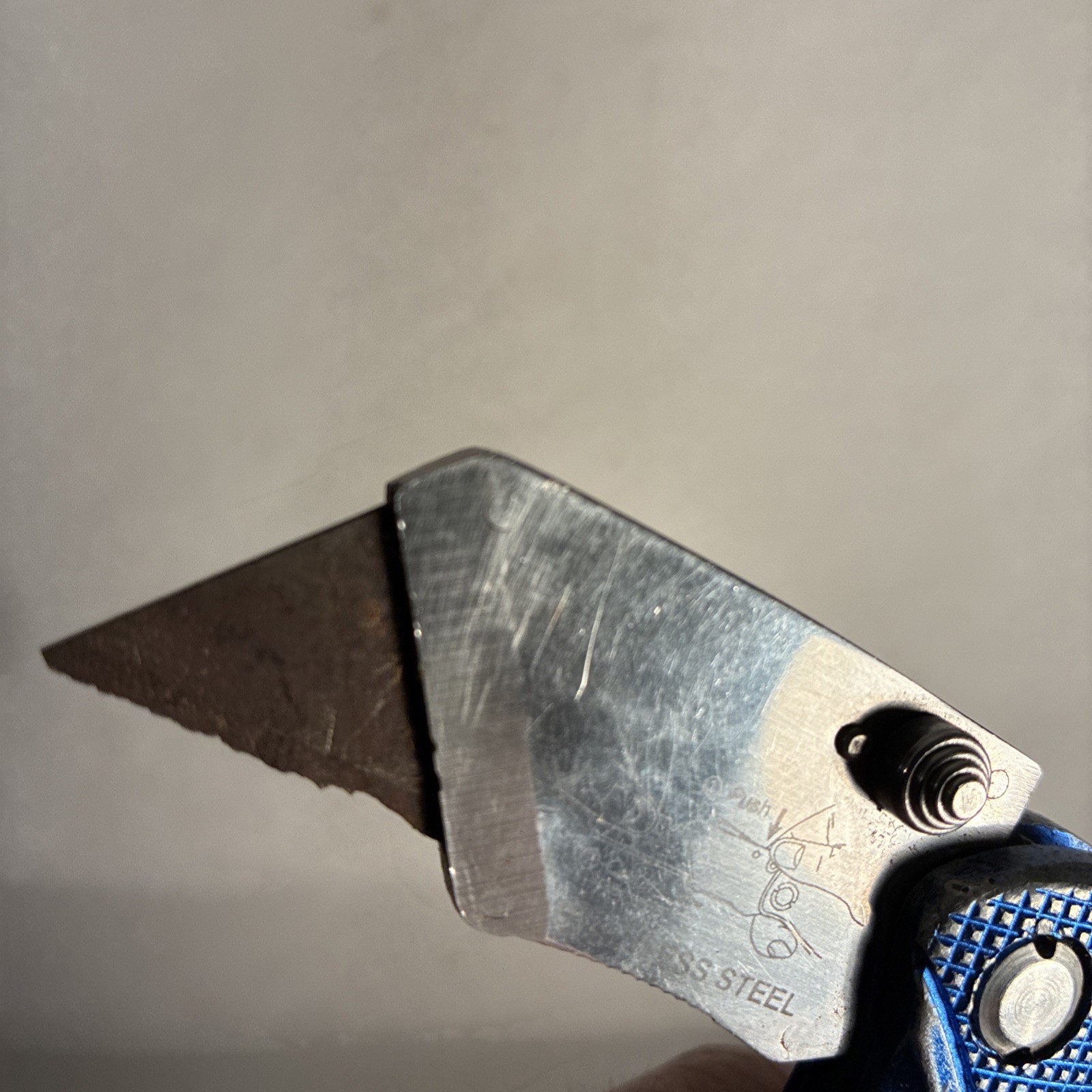 Pittsburgh 360341637 Mini Lockback Folding Utility Knife With Blade