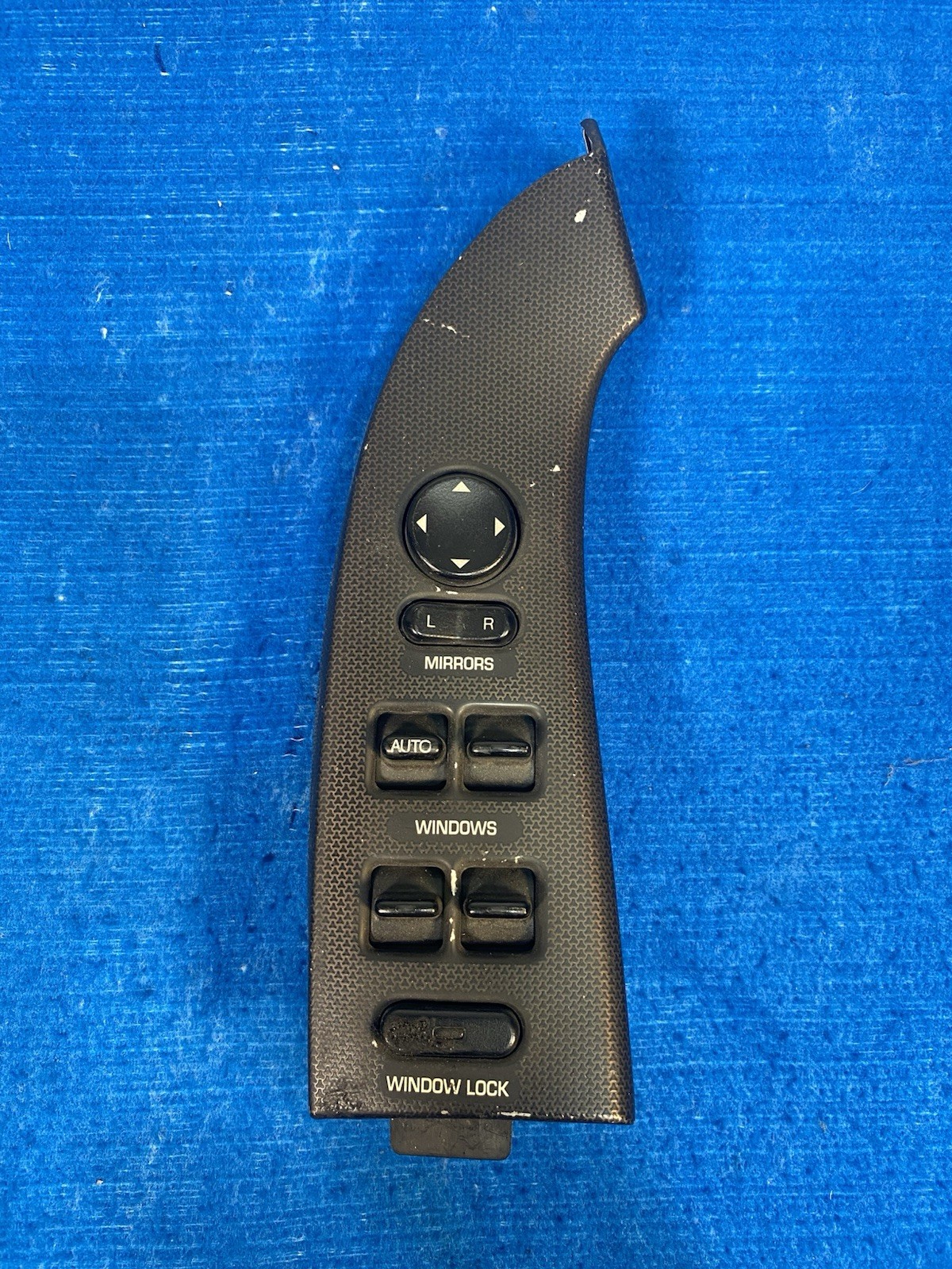 1997-2005 BUICK PARK AVENUE DRIVER'S SIDE MASTER POWER WINDOW SWITCH # 25674169