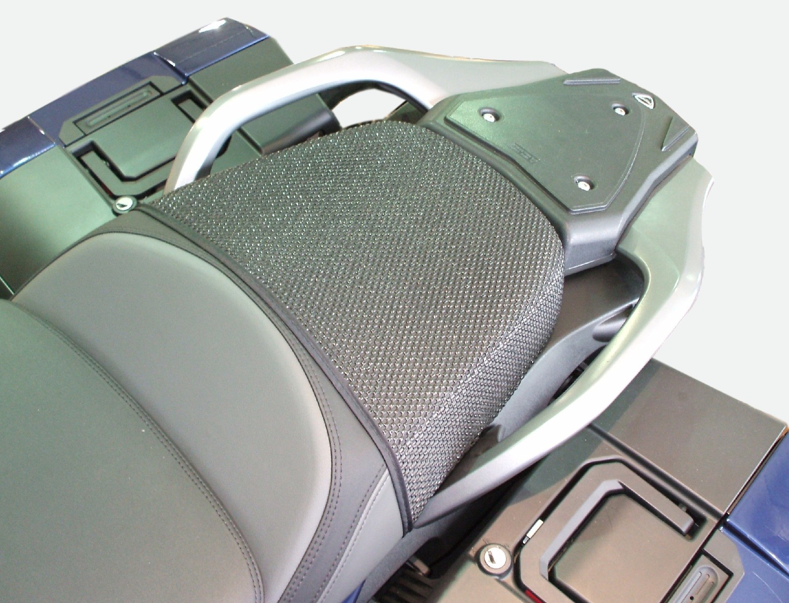 TRIUMPH TROPHY 1200 SE 2013-2016 TRIBOSEAT ANTI-SLIP PASSENGER SEAT COVER