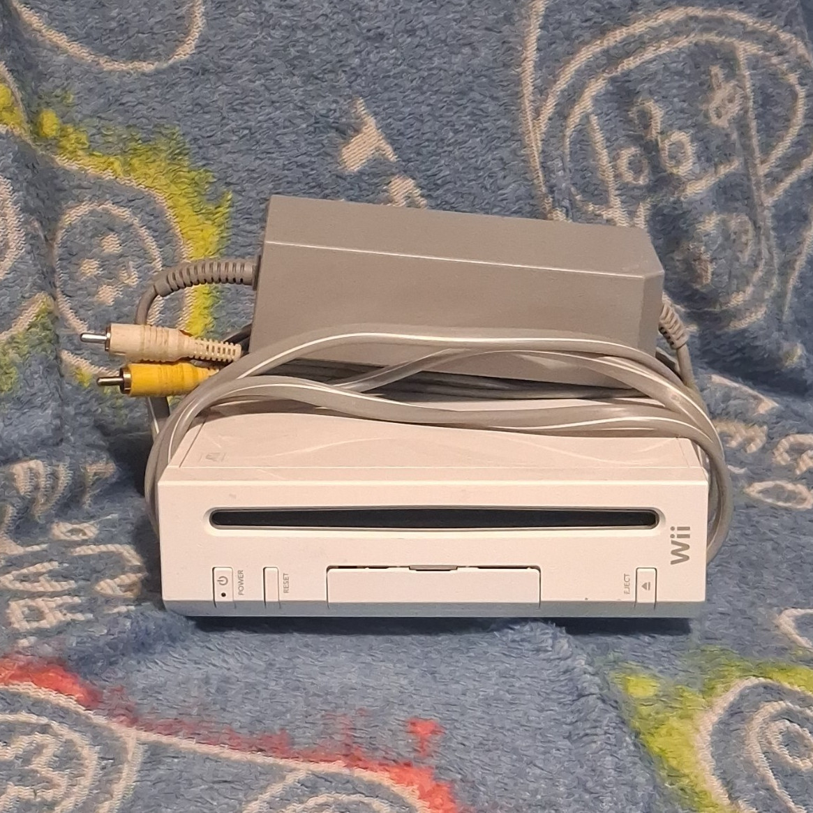 Nintendo Wii Console With Gameboy Compatability Missing A Remote And Sensor Bar