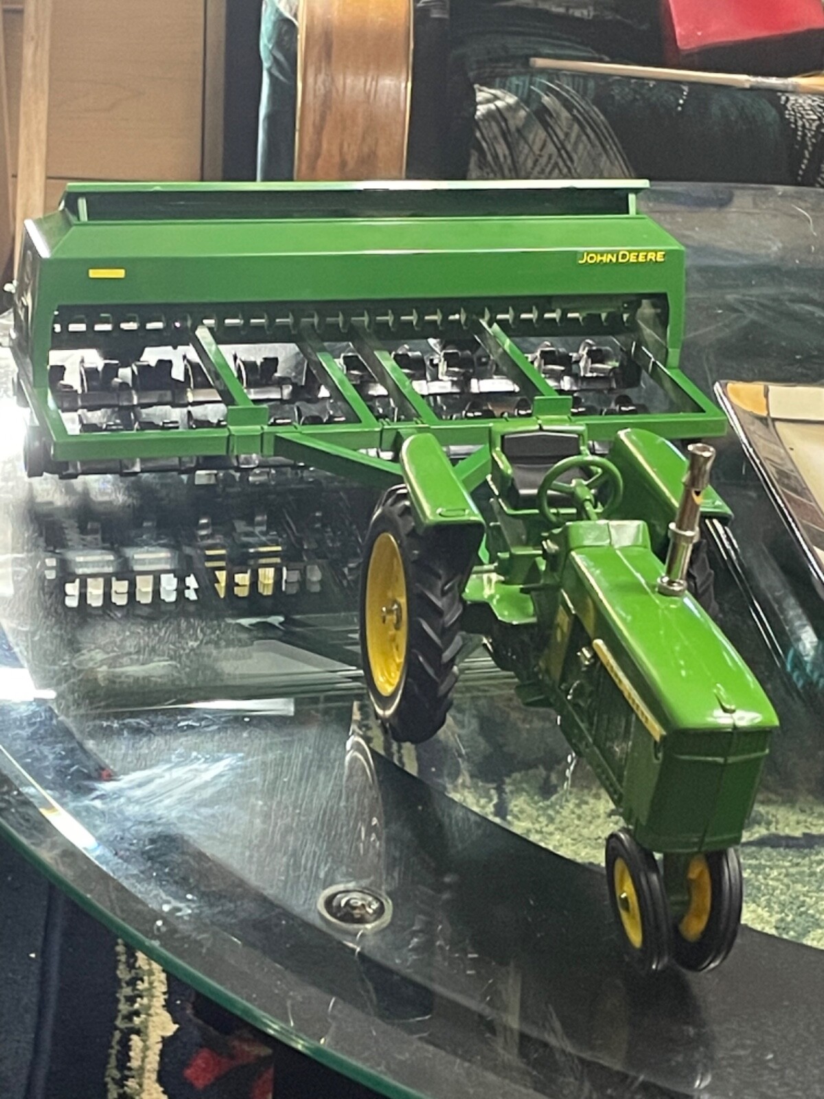 1:16 SCALE DIECAST METAL TRACTOR MODEL