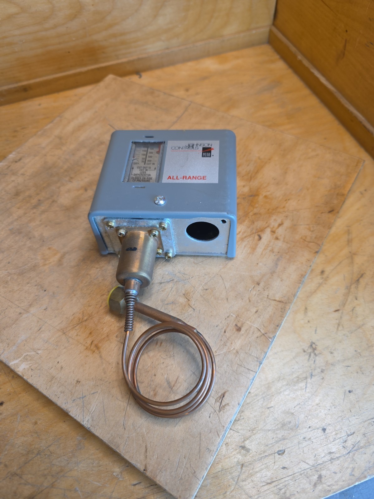 Johnson CONTROLS P70AA118 Fan Cycling Pressure Control P70AA-118C  NO BRACKET
