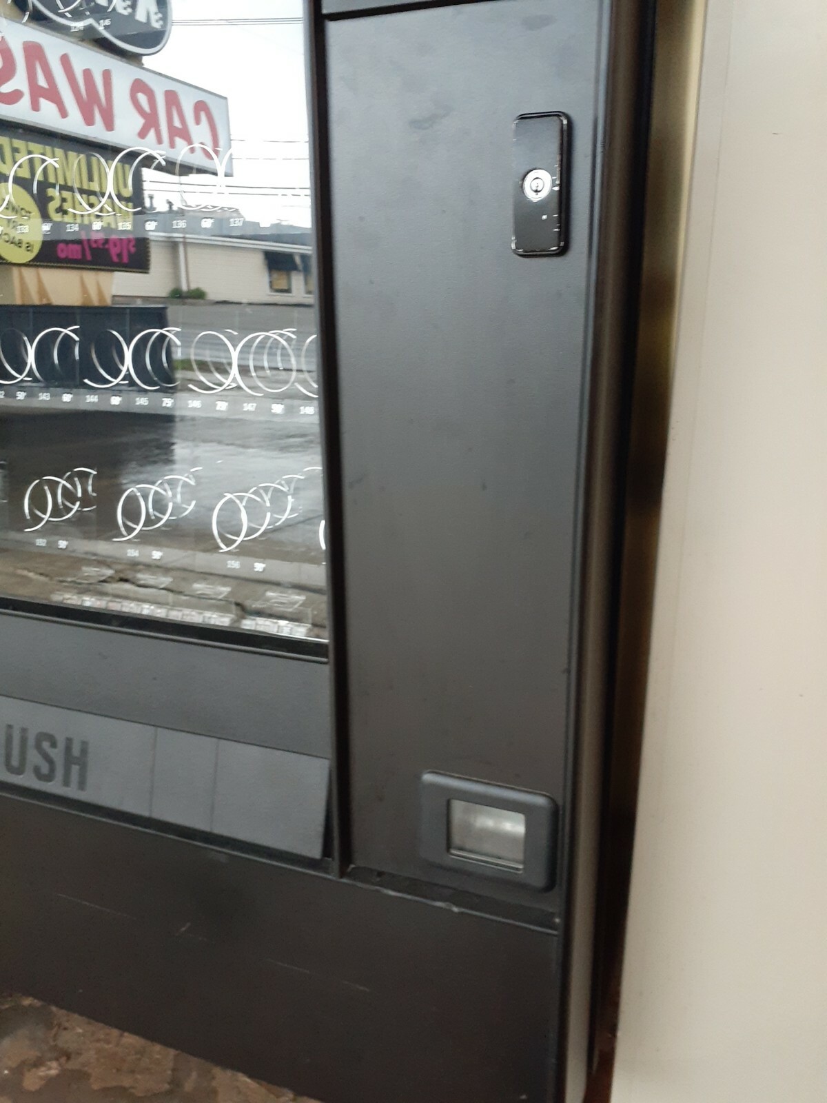 Automatic Products 933 model 933d Snack Vending Machine