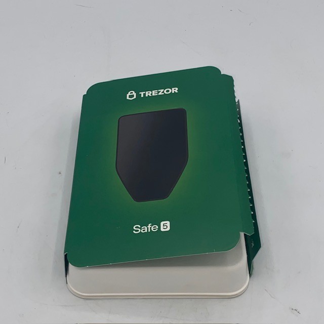 Trezor Safe 5 Crypto Wallet – Secure Element, Touchscreen, Shamir Backup NOB