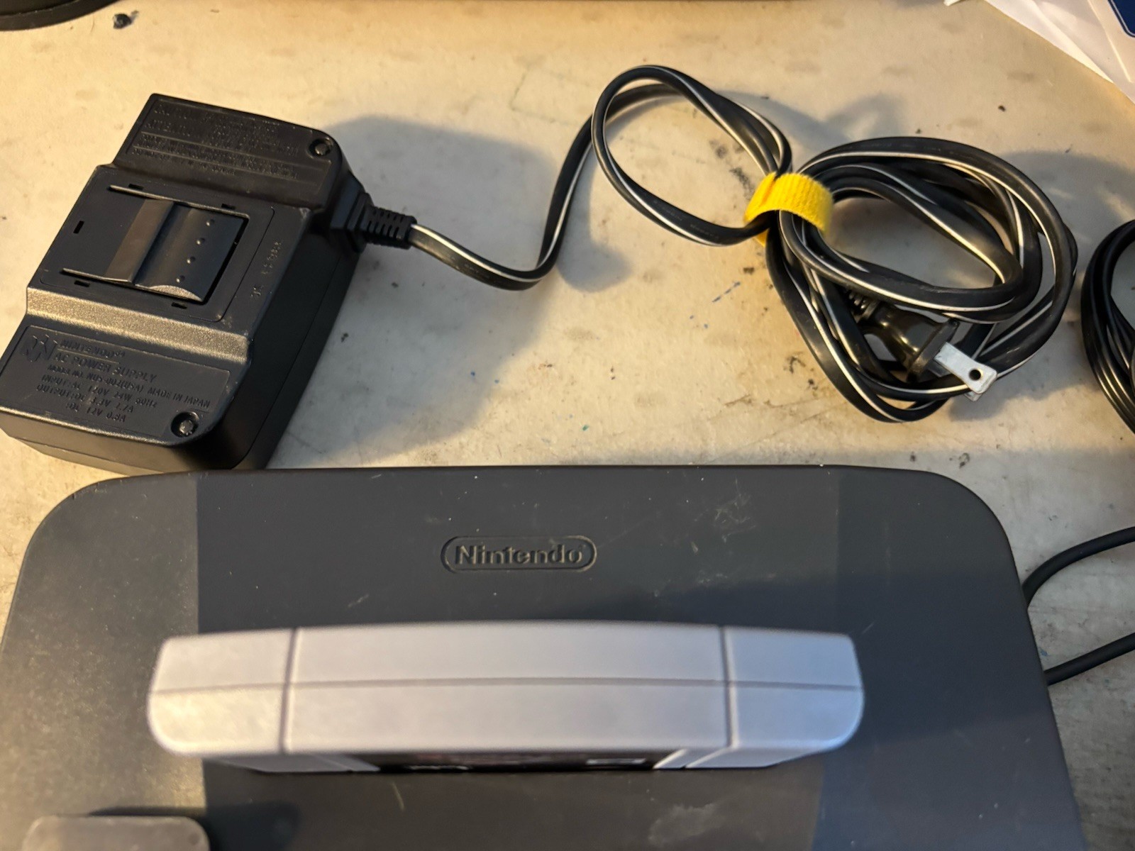 Nintendo 64 N64 Bundle + Cables +Controller + Resident Evil 2 tested Working