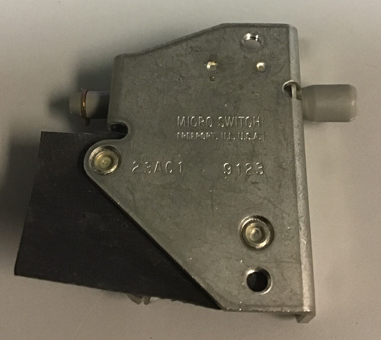 (Lot Of 2) 23AC1 HONEYWELL MICROSWITCH (b376)