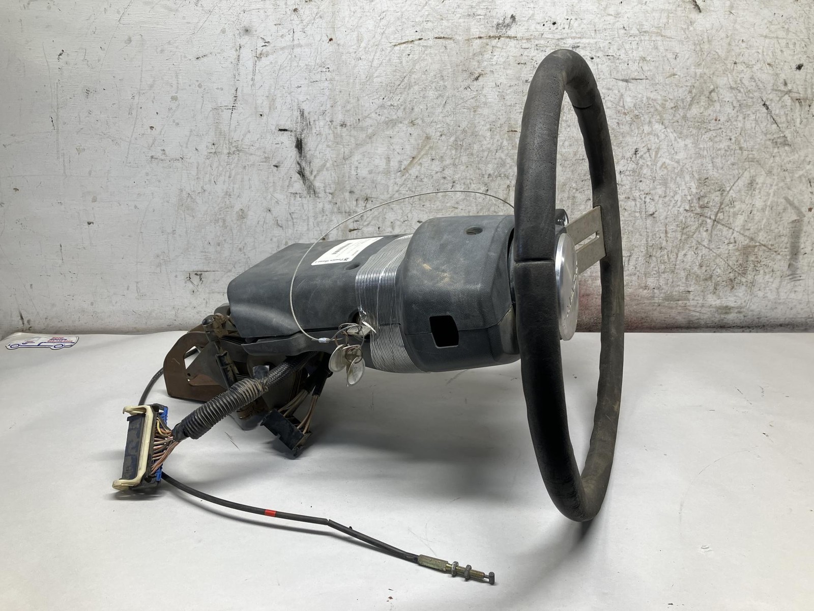 Mack CXU613 Steering Column - Used | P/N NA