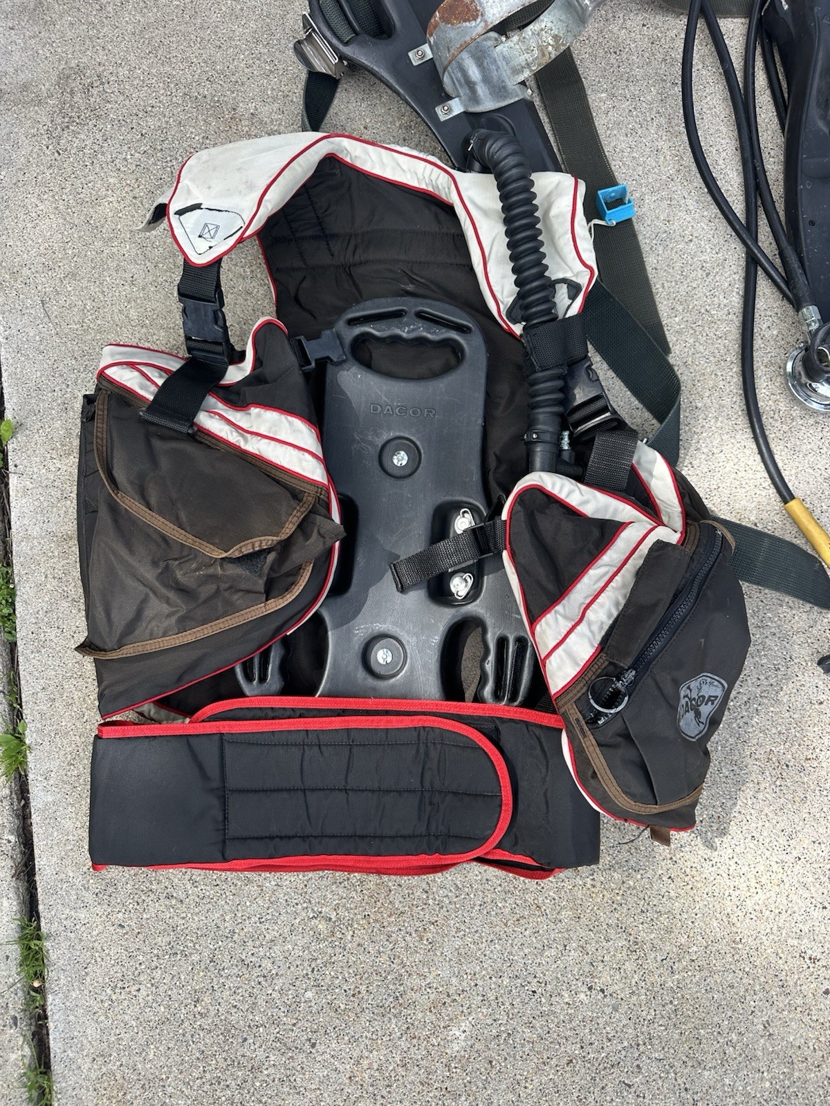 Dacor BC-13 Scuba Buoyancy Compensator Device BCD Vest, Large Size