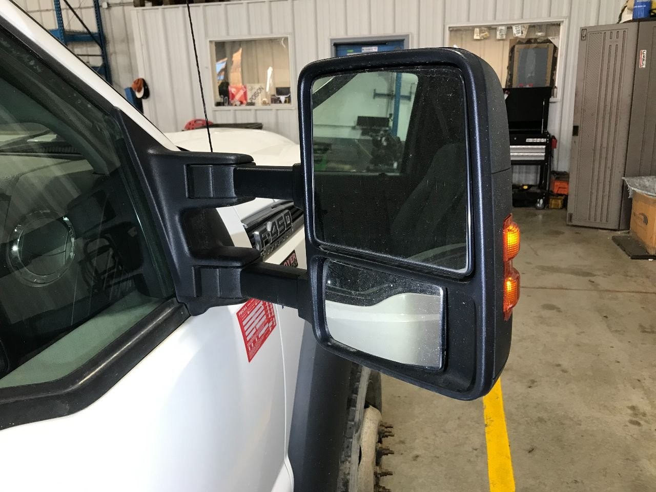 Ford F450 SUPER DUTY POLY Right/Passenger Door Mirror - Used