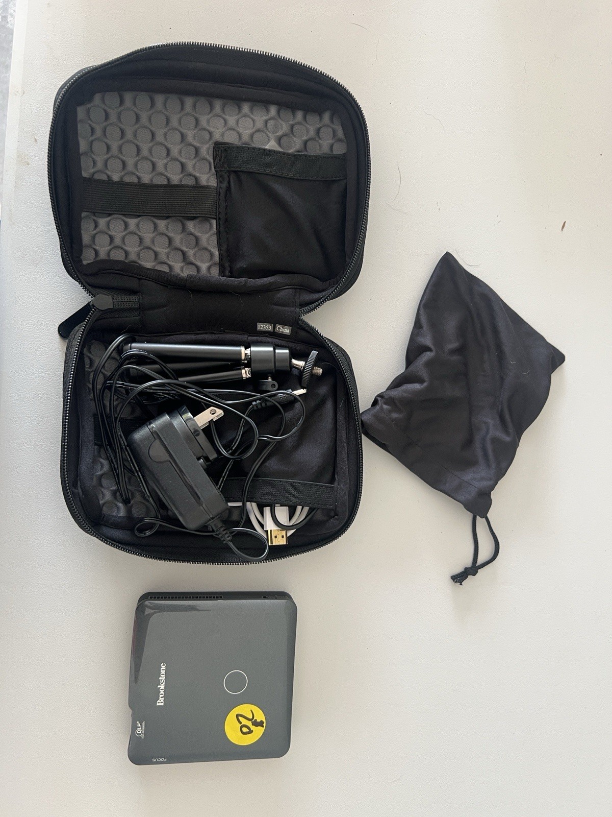 Brookstone 801143 DLP Mini Projector w/ Tripod & Power Adapter Tested