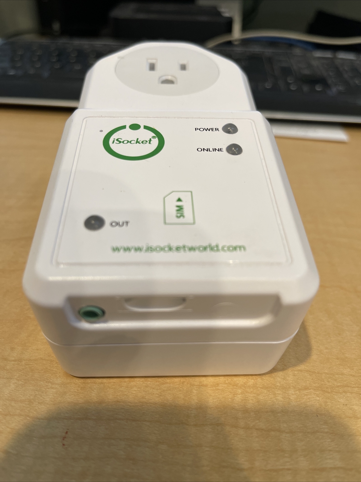 iSocket Smart Sockets IS3GUS. Wireless, Mobile-Compatible, Rechargeable NO SIM