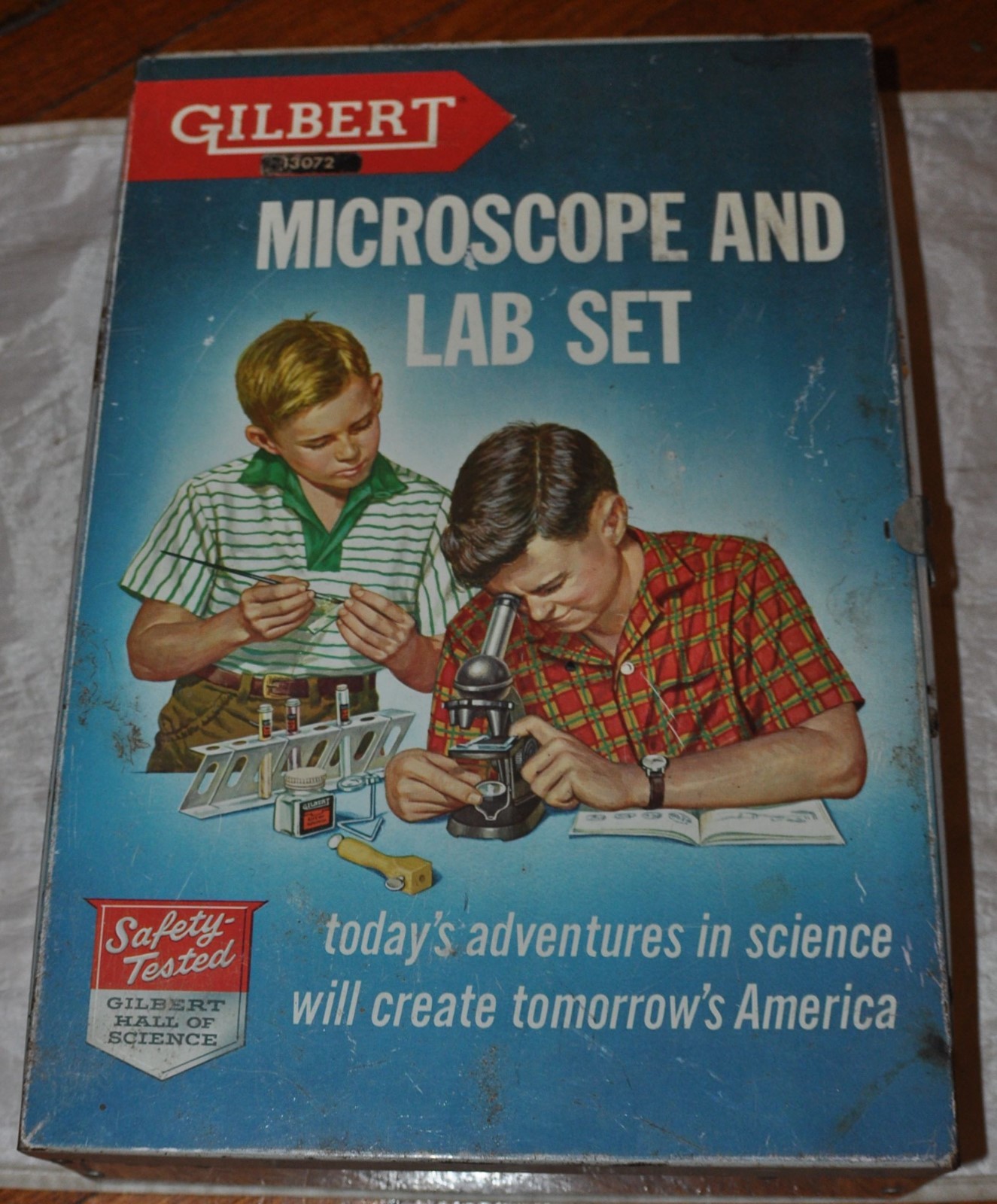 VINTAGE GILBERT MICROSCOPE AND LAB SET #13021