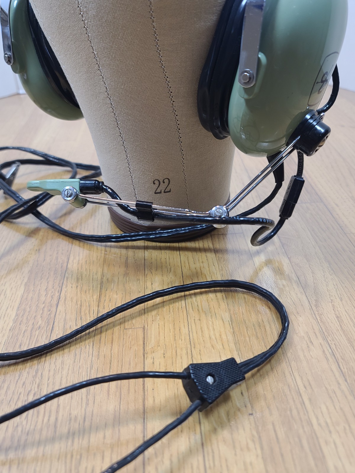 David Clark Model H10-40 Aviation Headset/ M-3 Microphone Dual Plugs
