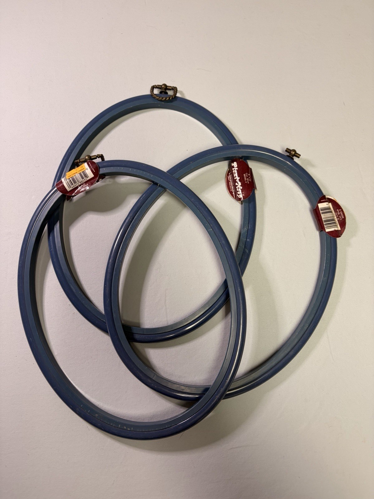 Vintage Plastic Embroidery Hoops, 6PCS. 3 Oval 2 Medium Round And 1 Small Round.
