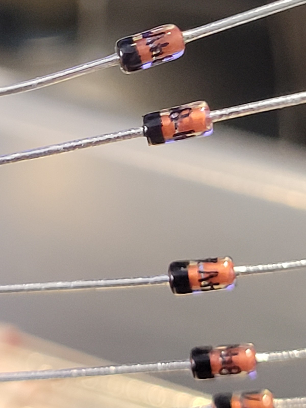 30pcs 1 Watt 84V7 Zener Diode
