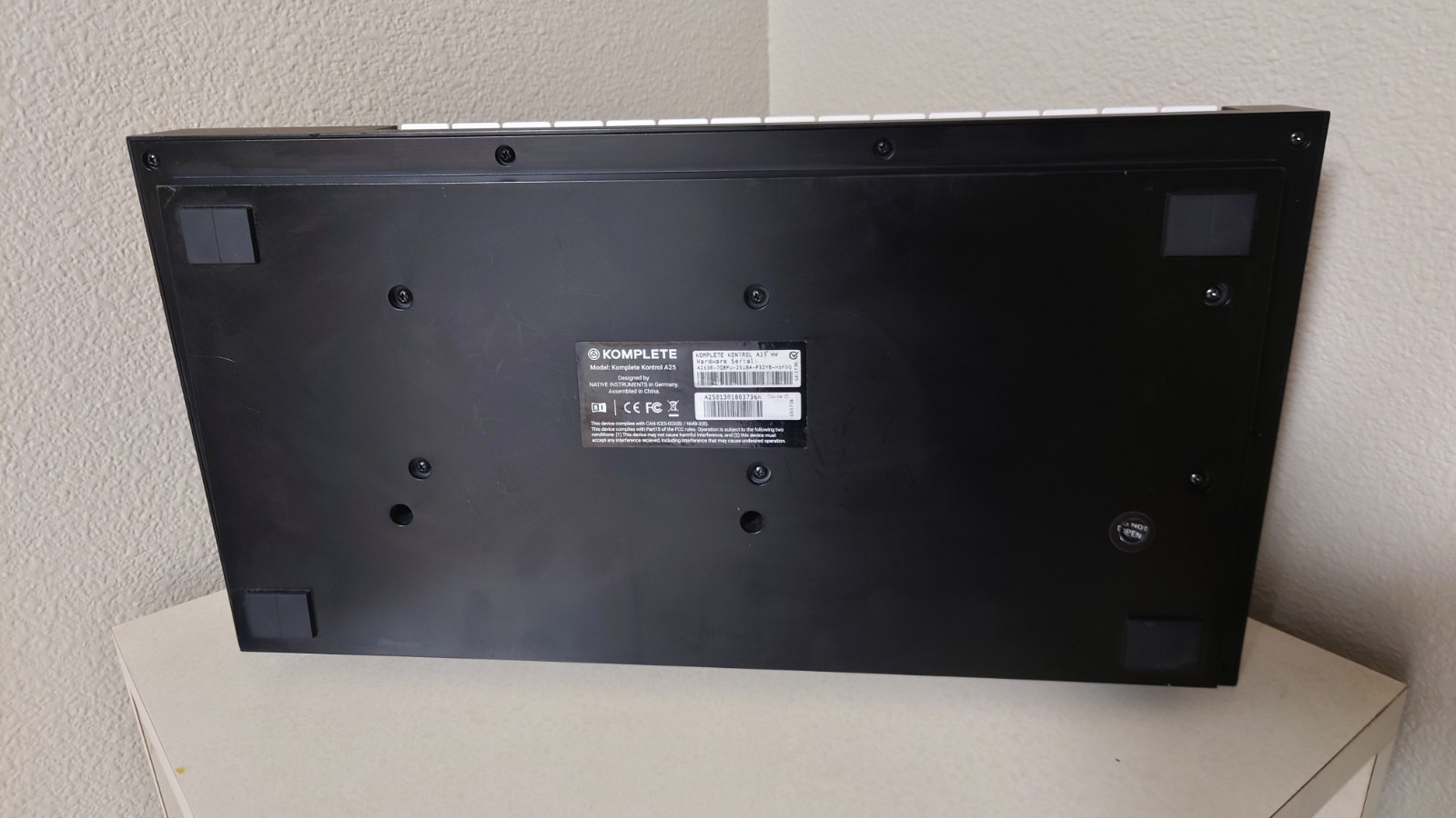 Native Instruments Komplete Kontrol A25 25-Key MIDI Controller Pitch Mod