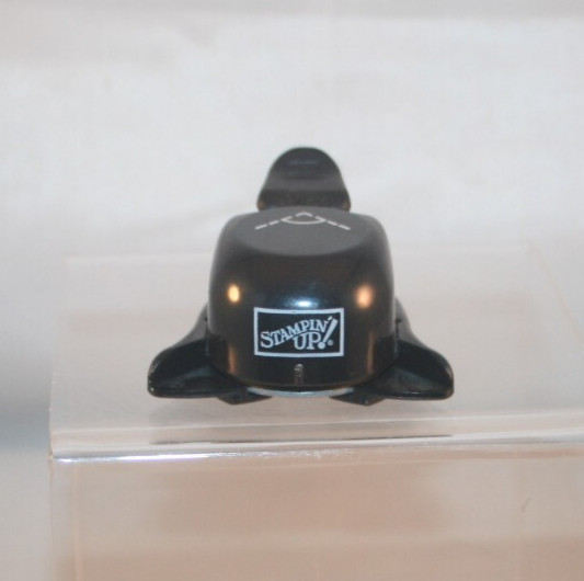 Stampin' Up! Tag Corner Punch - Whale Tail - Pre-Owned