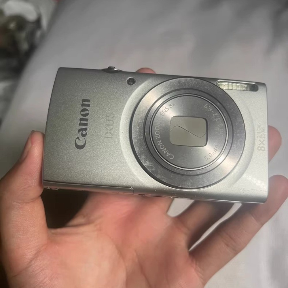 Canon PowerShot ELPH 180 20MP Digital Camera 8x Optical Zoom with Accessories