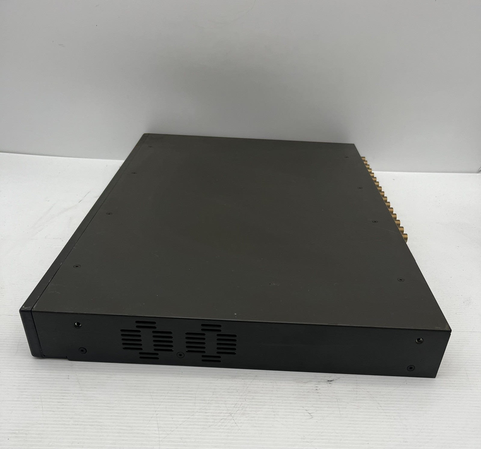 Bosch Divar DVR16E2502 16-Channel DVR Versatile Network UNTESTED no Power Cable