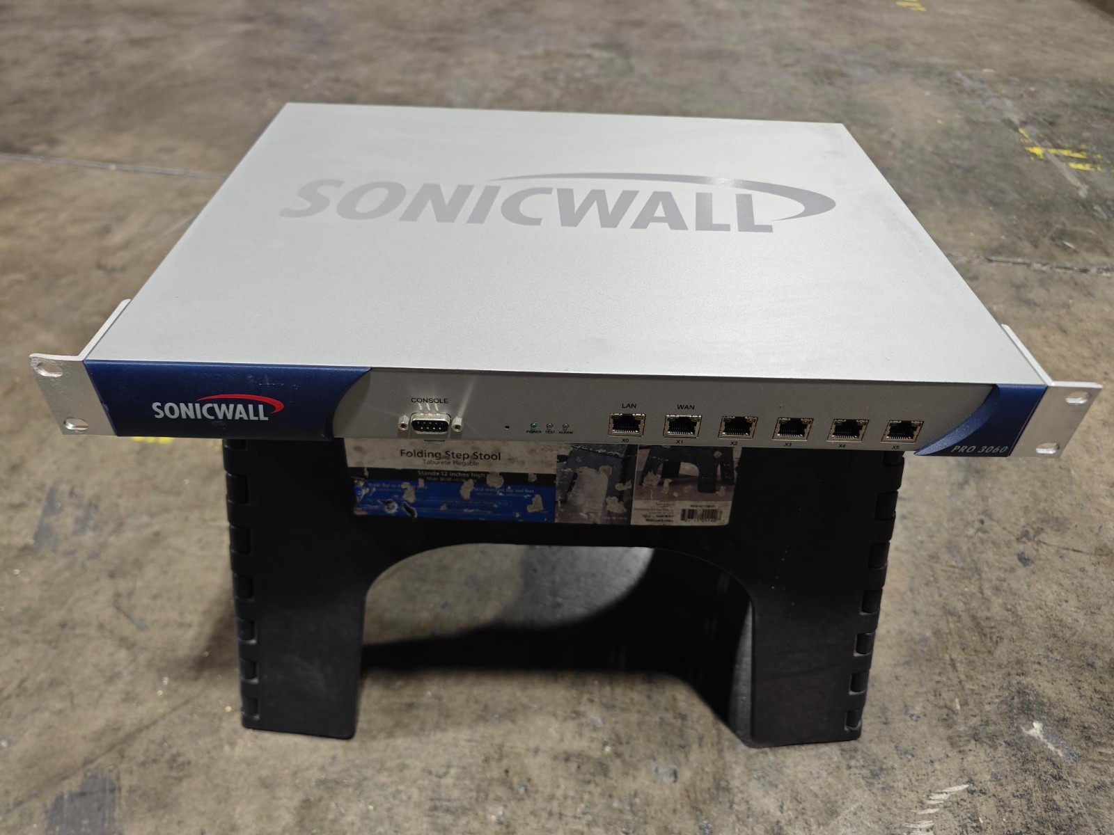 SonicWALL Pro 3060 VPN Firewall with Power Cord