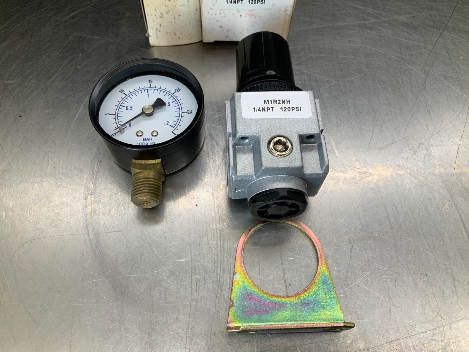 Marsh Bellofram M1R2NH Miniature Regulator 0 To 120 PSIG; 1/4" with Gauge