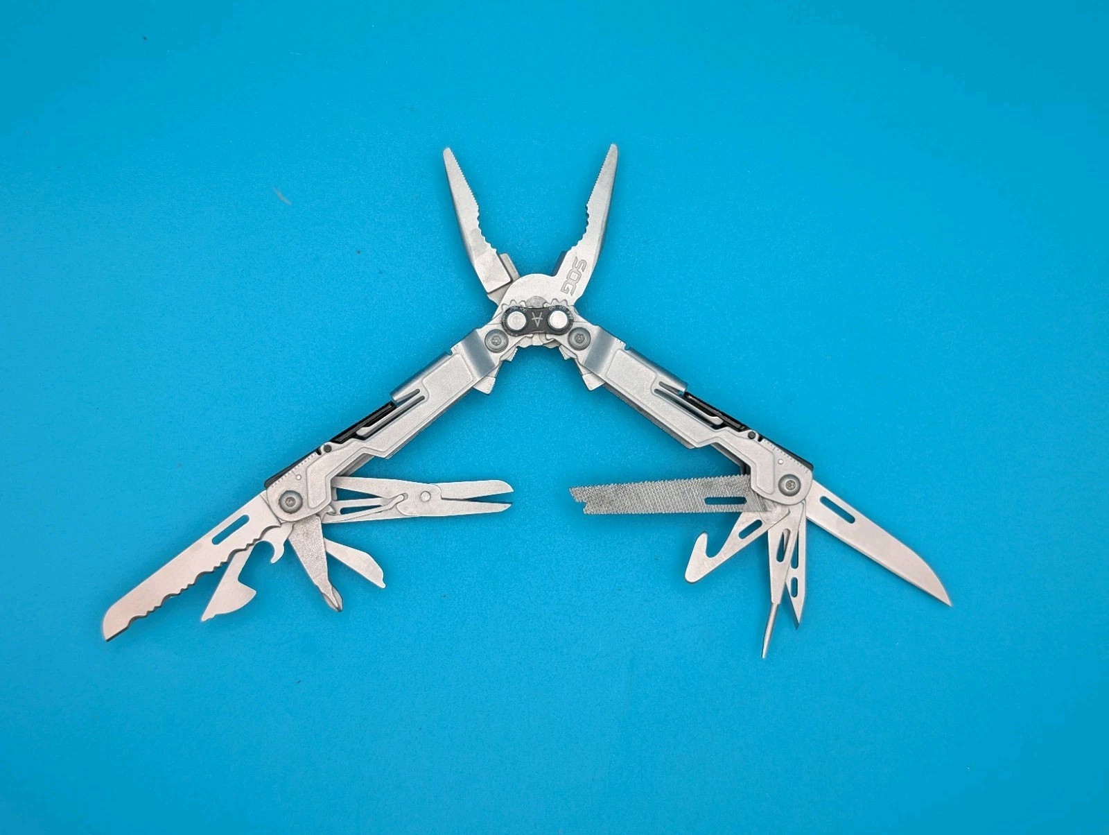 SOG PowerPint Tool Compact Lightweight Silver Multi-Tool!