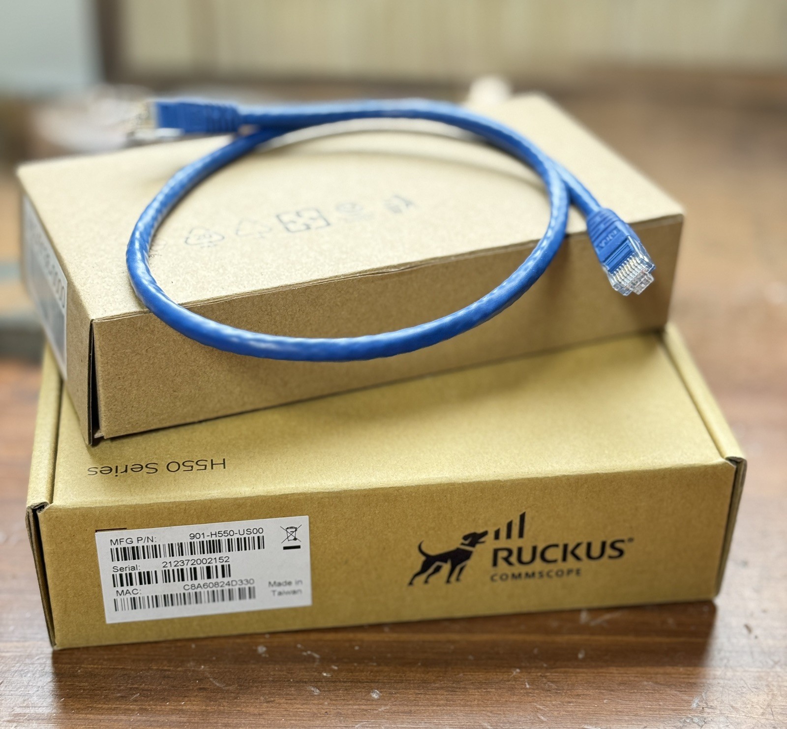 New Ruckus H550 802.11ax WiFi 6 white Plate Access Point w/ Mount kit & Cable
