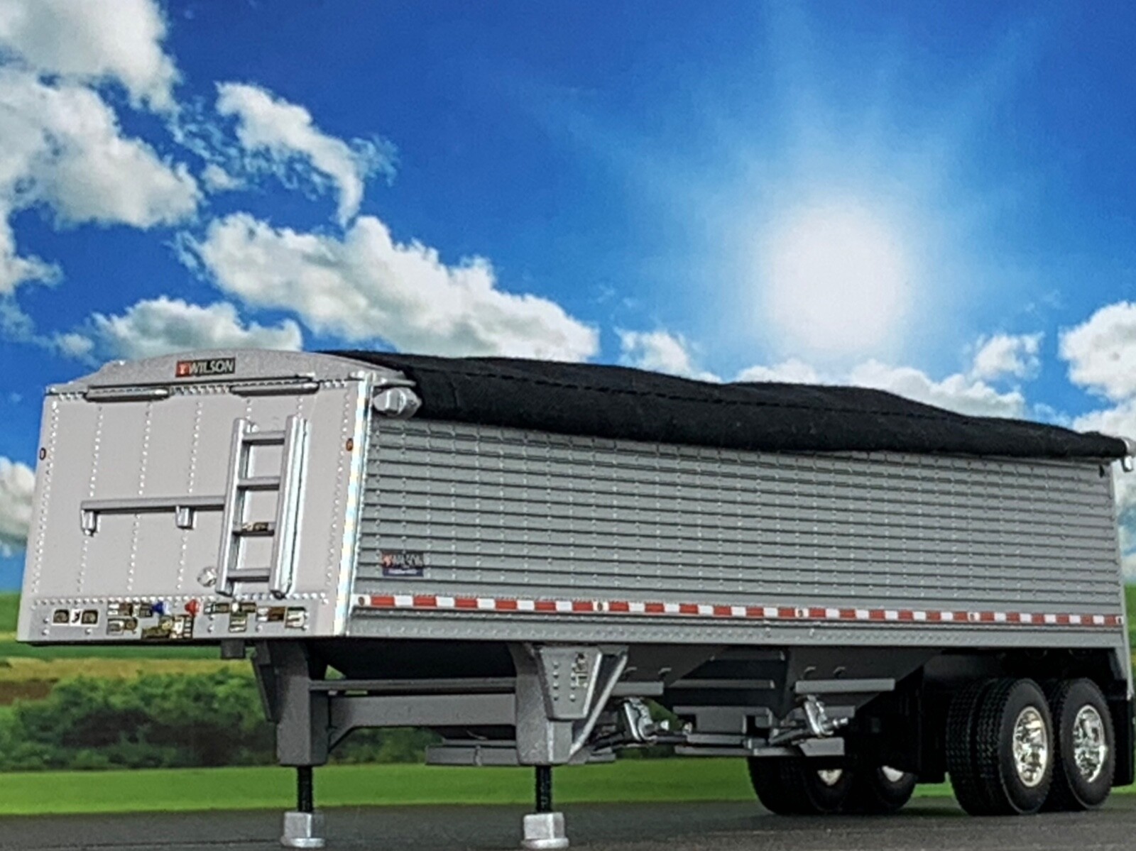 1/64 DCP SILVER WILSON COMMANDER GRAIN TRAILER W/ BLACK TARP