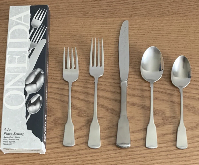 * ONEIDA - AMERICAN COLONIAL  - YOU CHOOSE  STAINLESS FLATWARE * OLD STOCK