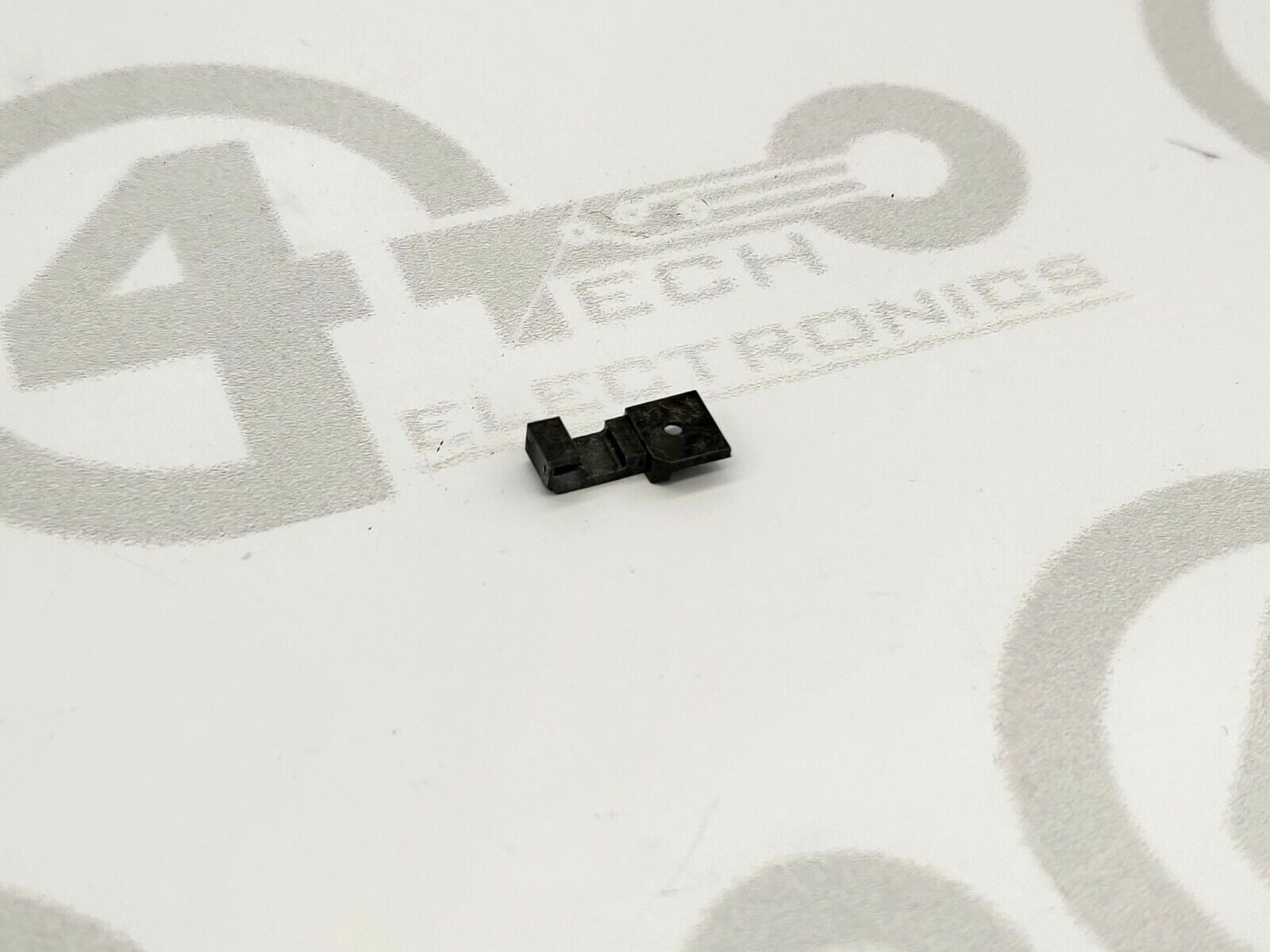 Universal Instruments Cam Link Hanger 44411901