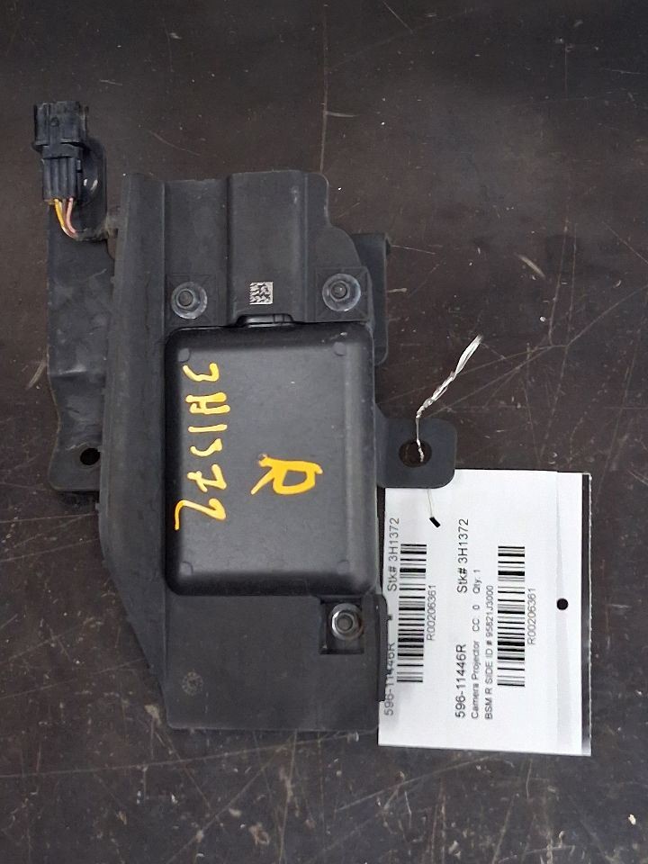 Passenger Camera/Projector Radar Unit Rear Fits 19-20 VELOSTER 206361