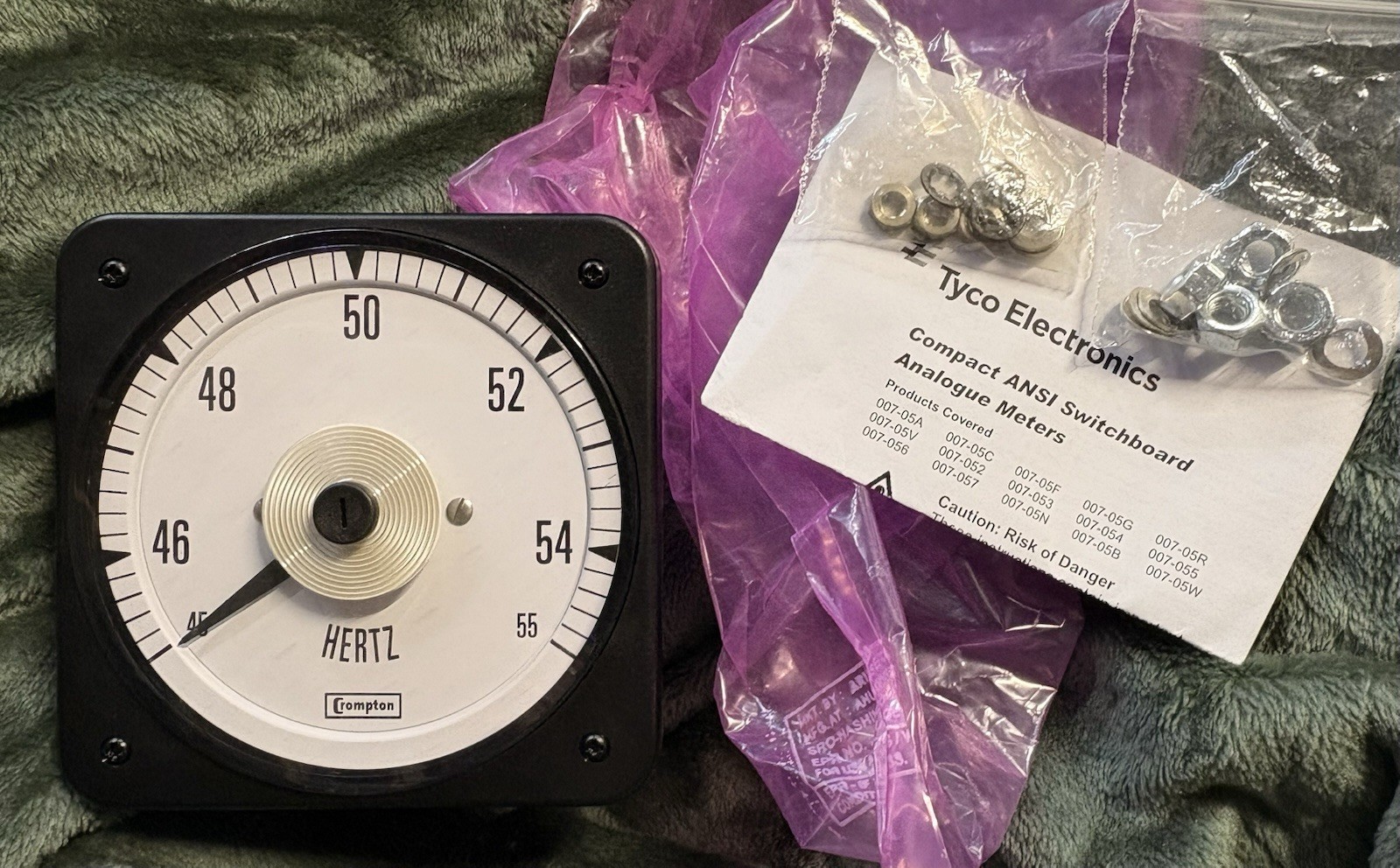 Crompton AC 007-41LA-PNAG-AG / Panel meter / 45-50-55 Hz