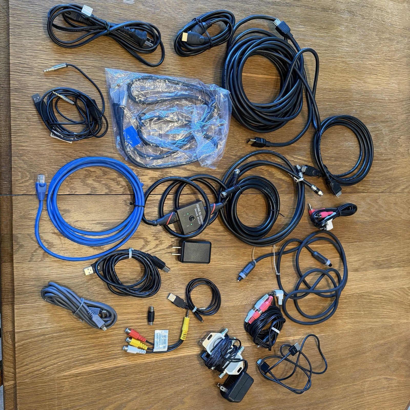Lot of 20 Miscellaneous Electronic Cords Various Brands