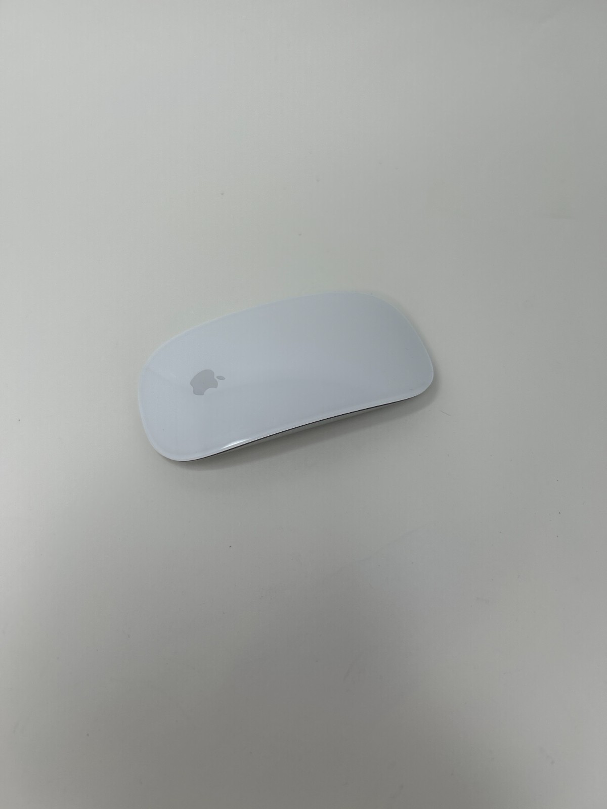 Apple Magic Mouse Multi Touch Surface - 2024 Model (USB-C version) white (read)