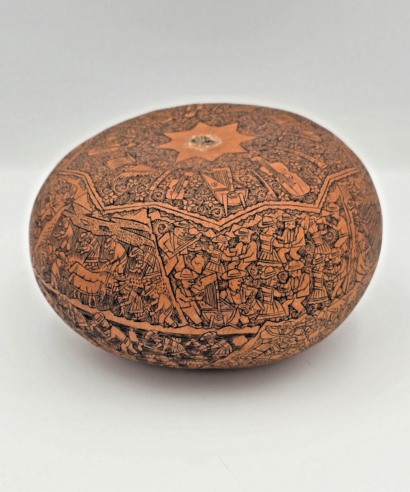 VTG Large Peruvian Intricate Hand Fine Carved Gourd Musical Festival Peru 6-3/4W