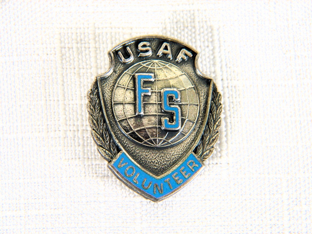 Vintage US Air Force Family Service Volunteer Lapel Pin