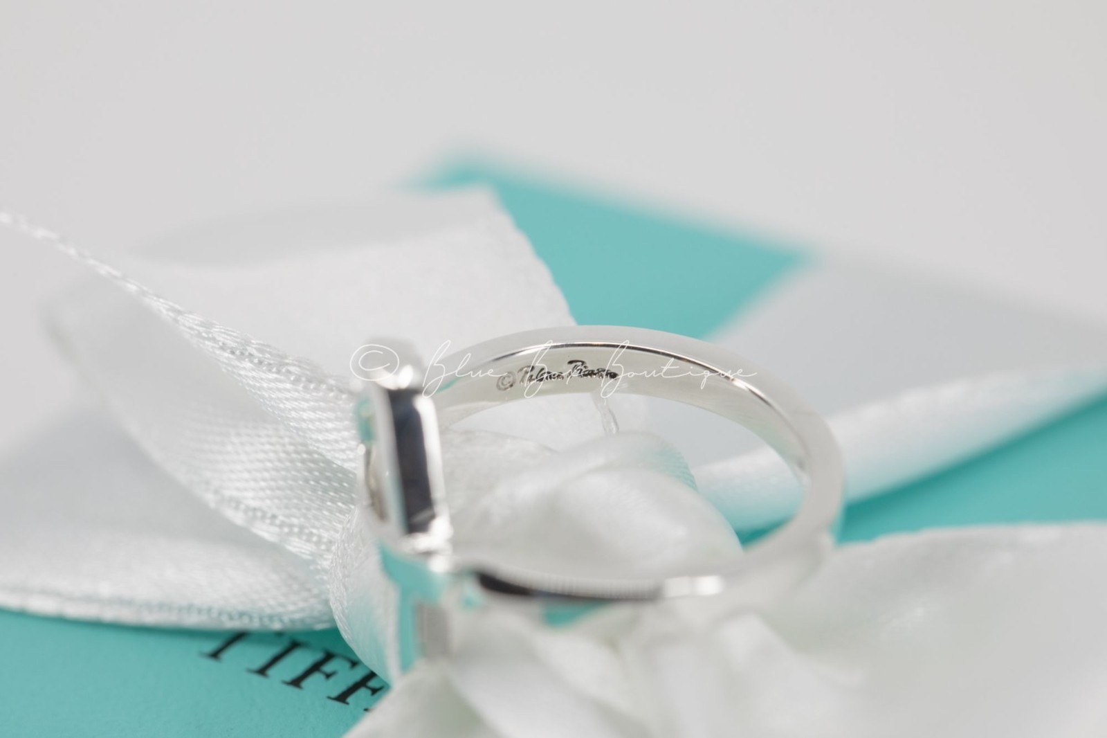 Tiffany & Co Ring Vintage "LOVING HEART" Band by Paloma Picasso in Silver