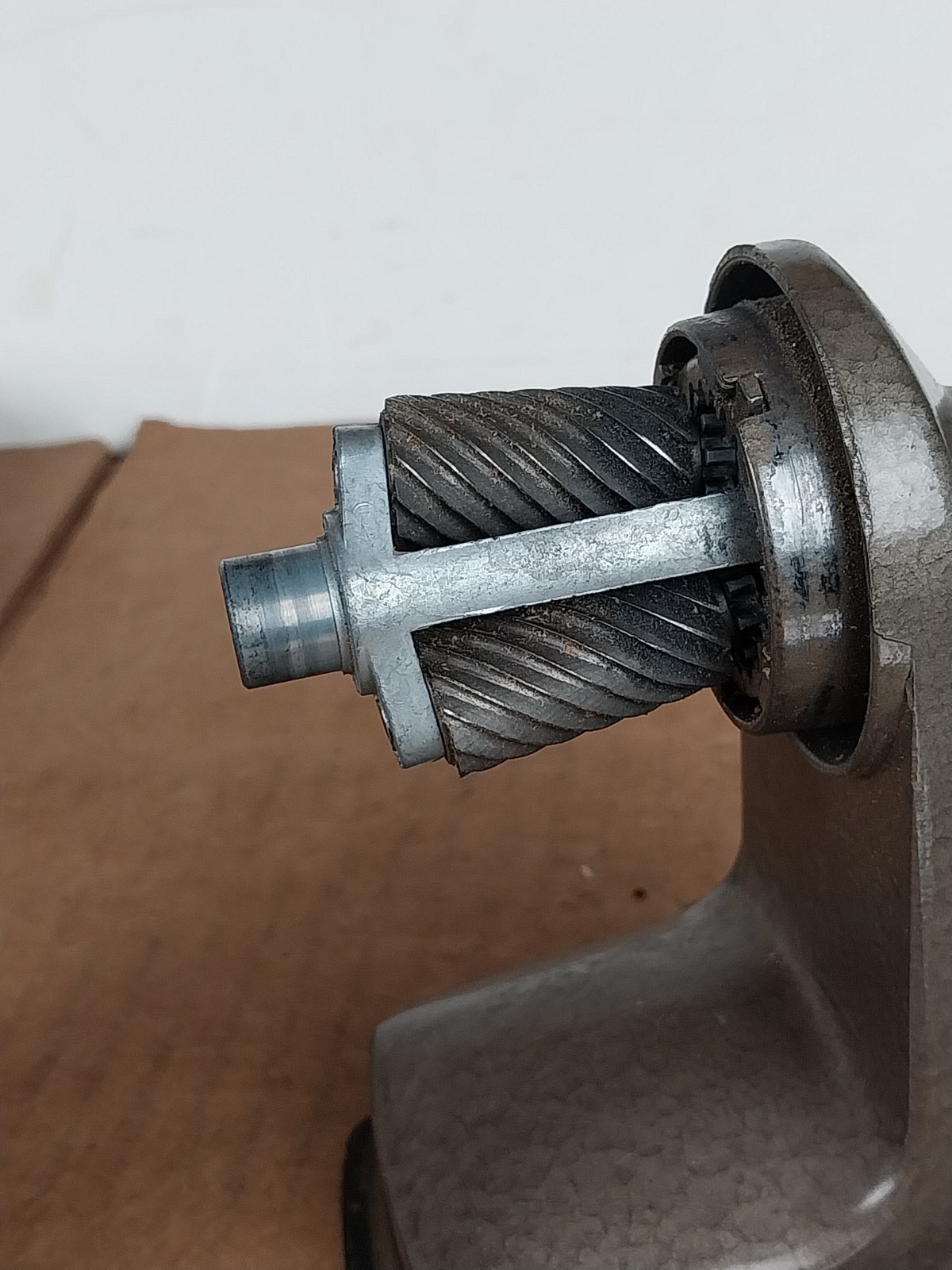 VTG Apsco Vacu-Base Suction Base Pencil Sharpener, Works